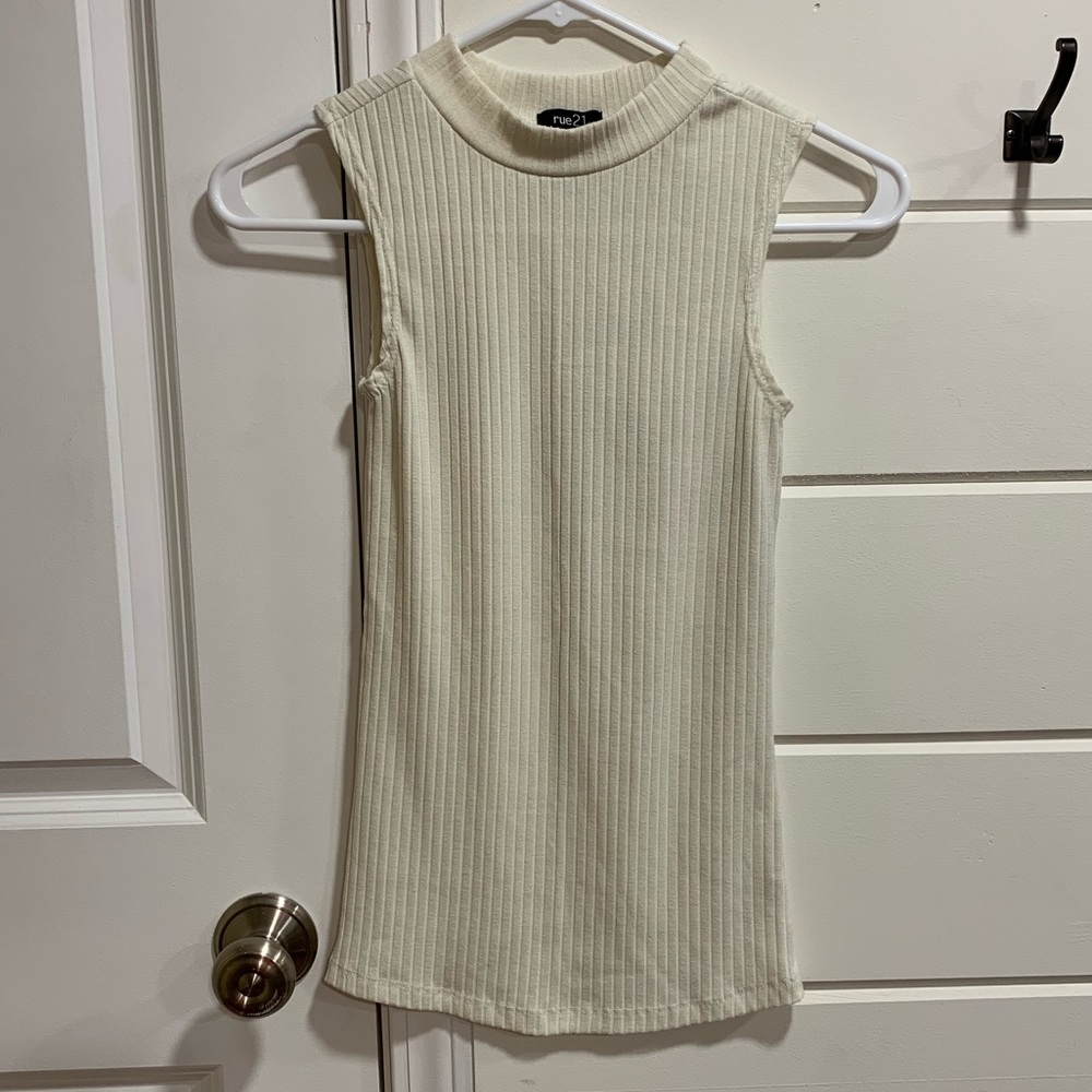 Rue 21 Tank